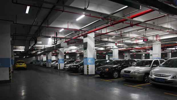 城市小區(qū)地下停車場的收費權(quán) 物業(yè)公司能否隨意定價？