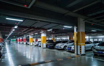 停車場天價(jià)停車費(fèi)引熱議 30萬欠費(fèi)背后的人情與法理