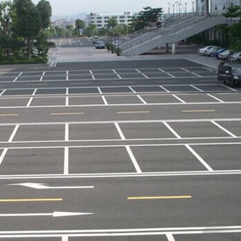 專業(yè)可靠的道路、停車場及交通設(shè)施安裝服務(wù)，全面解決北京停車難題